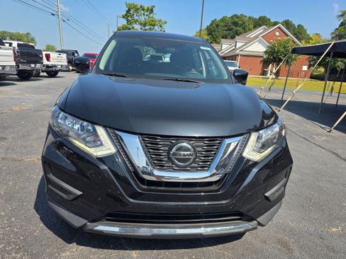 Used 2020 Nissan Rogue S FWD image 2