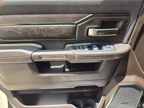 New 2026 RAM 2500 Limited AWD/4WD image 18