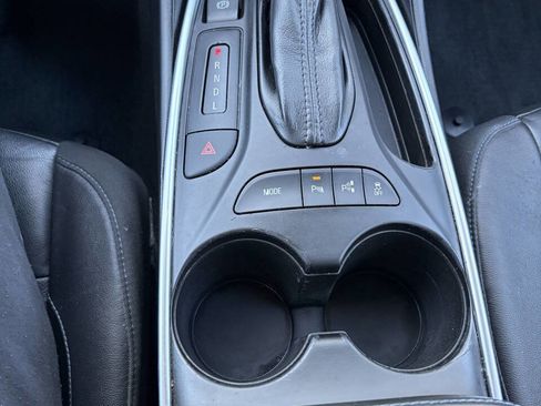 Used 2018 Chevrolet Volt Premier w/ Driver Confidence Package image 24