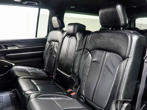 Used 2024 Jeep Wagoneer L Series II w/ Flexible Seating Group image 37