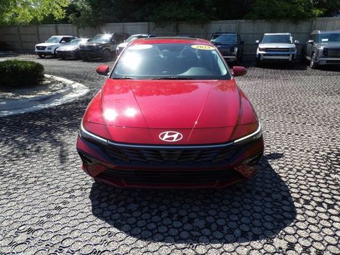 Used 2025 Hyundai Elantra SEL FWD image 3