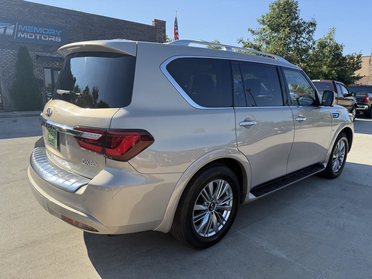 Used 2019 INFINITI QX80 Luxe w/ Proassist Package RWD image 4