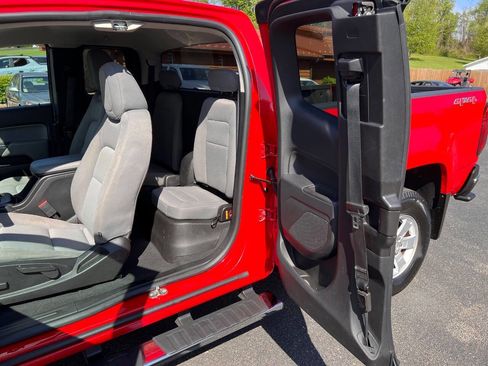 Used 2019 Chevrolet Colorado W/T w/ WT Convenience Package AWD/4WD image 12