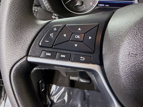 Used 2025 Nissan Sentra SV image 14