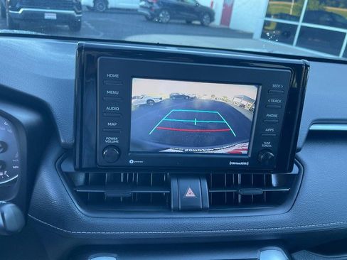 Used 2021 Toyota RAV4 LE FWD image 21