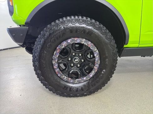 Used 2022 Ford Bronco Badlands image 3