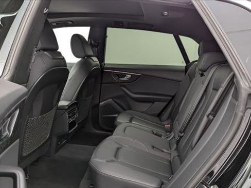 Used 2022 Audi Q8 Premium Plus w/ Premium Plus Package image 17