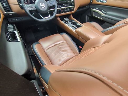 Used 2022 Nissan Pathfinder Platinum w/ Cargo Package FWD image 22