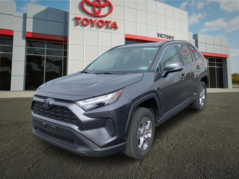 Used 2025 Toyota RAV4 XLE AWD/4WD image 7