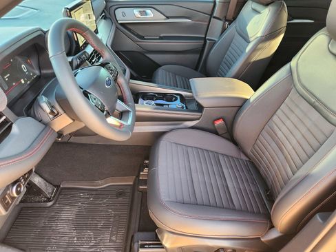 New 2026 Ford Explorer ST-Line w/ ST-Line Street Pack image 13