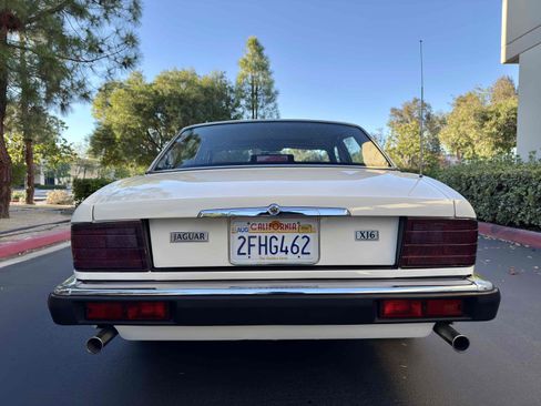 Used 1988 Jaguar XJ6 image 75