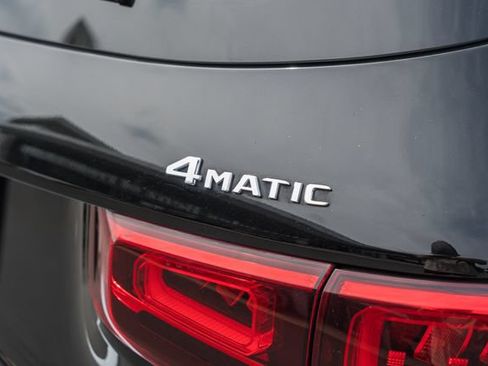 Used 2021 Mercedes-Benz GLB 250 4MATIC image 8