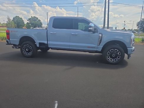 Used 2024 Ford F250 Platinum AWD/4WD image 19