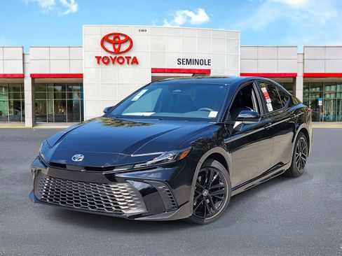 New 2026 Toyota Camry SE FWD image 1
