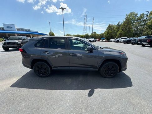Used 2022 Toyota RAV4 LE FWD image 6