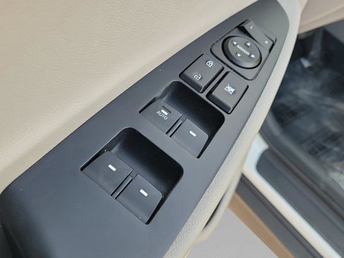 Used 2020 Hyundai Tucson Value w/ Cargo Package image 19