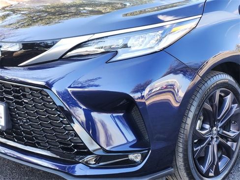 Certified 2023 Toyota Sienna XSE image 7