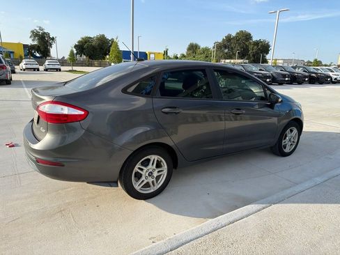 Used 2018 Ford Fiesta SE w/ Cold Weather Package FWD image 4