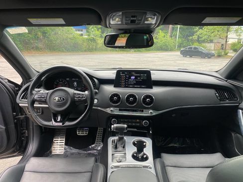 Used 2020 Kia Stinger GT1 AWD/4WD image 42