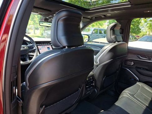 Certified 2024 Jeep Grand Cherokee Overland w/ Advanced Protech Group III AWD/4WD image 21