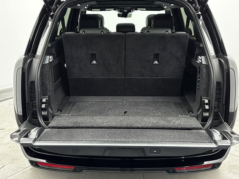 Used 2025 Land Rover Range Rover Long Wheelbase SE image 39