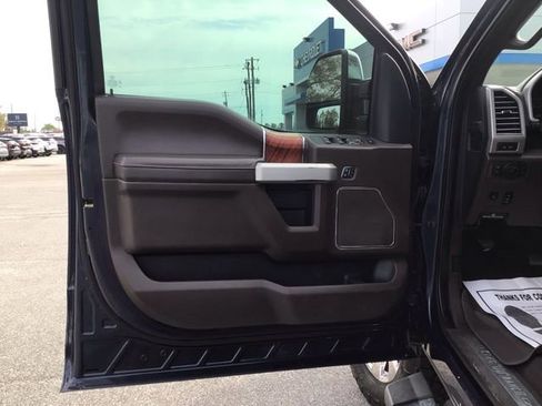 Used 2019 Ford F250 King Ranch image 8