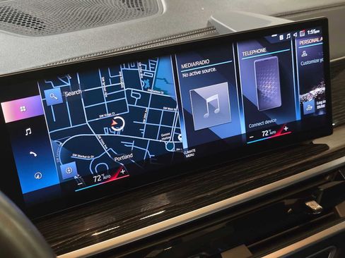 Used 2023 BMW X7 M60i w/ Climate Comfort Package image 33