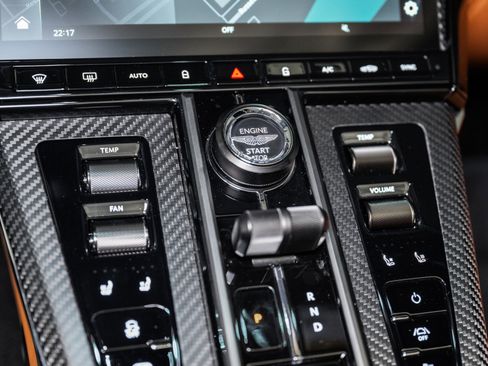 New 2026 Aston Martin V8 Vantage Roadster image 25