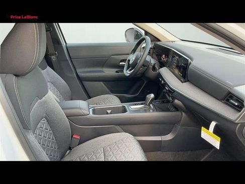 New 2026 Nissan Kicks SV w/ SV Premium Package FWD image 39