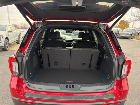 New 2026 Ford Explorer ST-Line w/ ST-Line Street Pack image 8