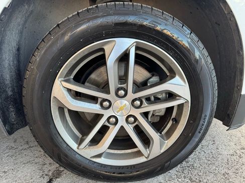 Used 2017 Chevrolet Equinox Premier w/ Enhanced Convenience Package image 7