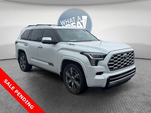 Used 2023 Toyota Sequoia Capstone image 1