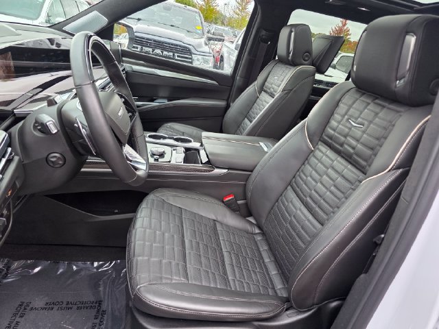 Used 2026 Cadillac Escalade V AWD/4WD image 28