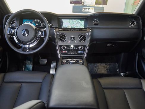 Certified 2024 Rolls-Royce Cullinan AWD/4WD image 4