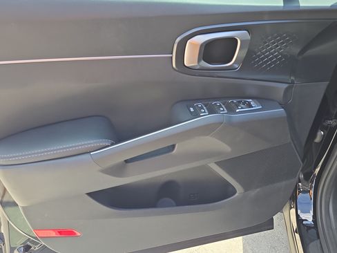 Certified 2023 Kia Sorento LX FWD image 18