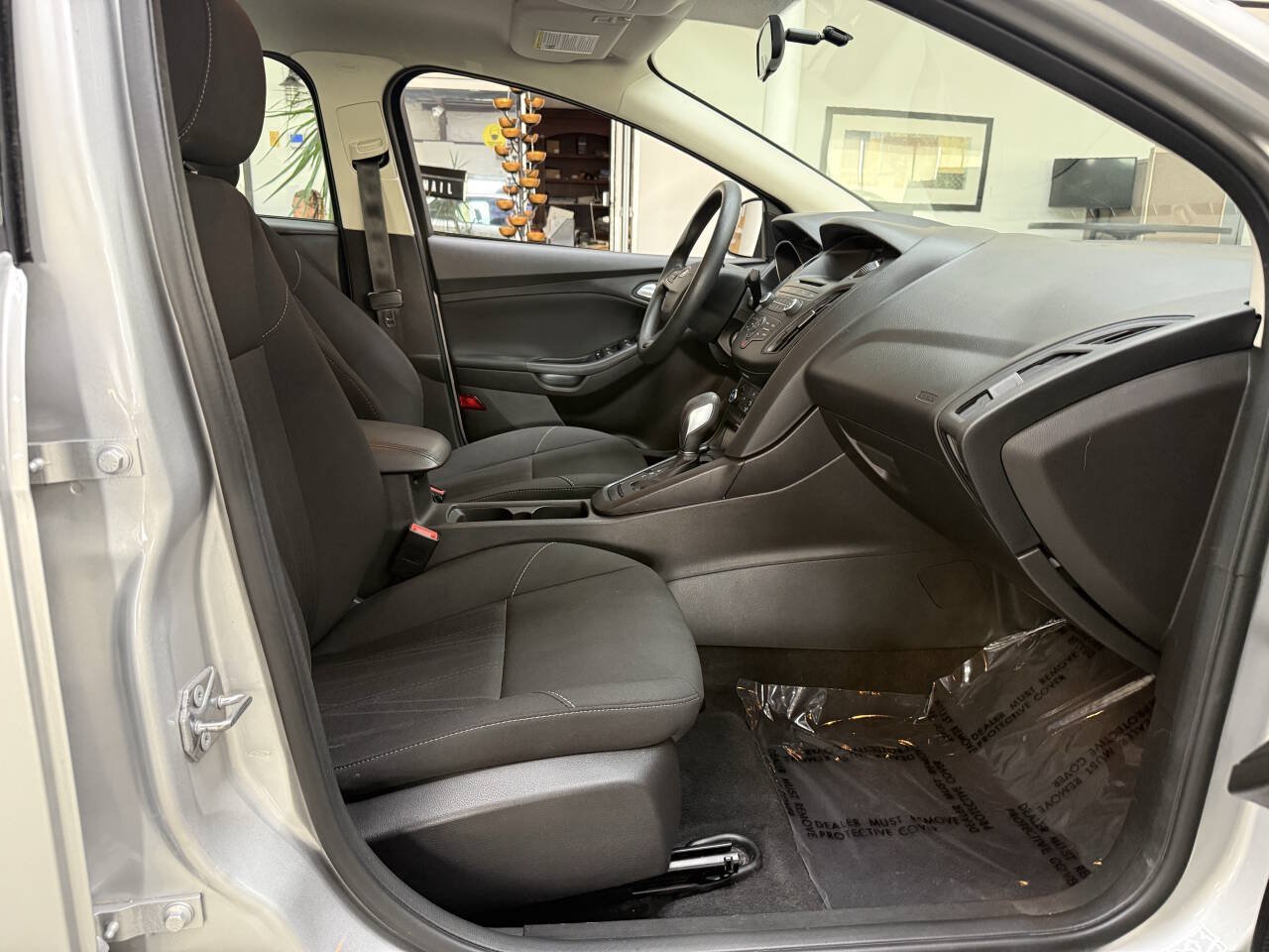 Used 2017 Ford Focus SE FWD image 17