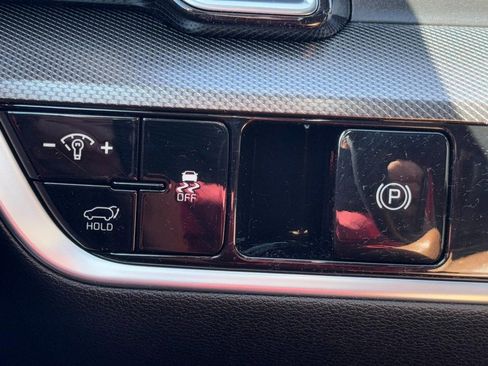 Used 2024 Kia Sportage SX image 22