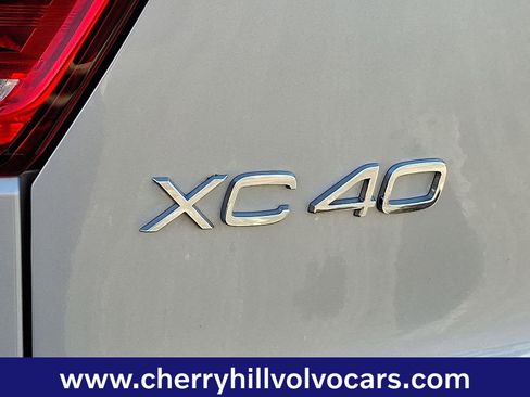 Certified 2025 Volvo XC40 B5 Plus image 33