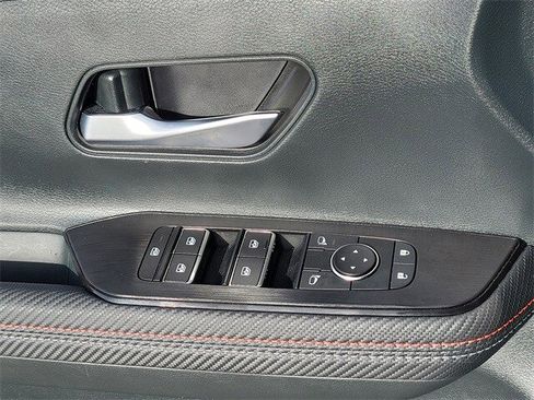 Certified 2025 Nissan Kicks SR image 20