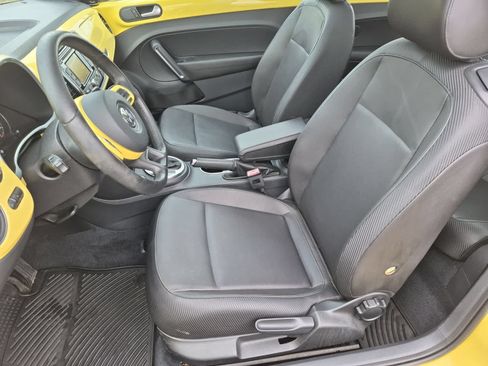 Used 2012 Volkswagen Beetle 2.5 FWD image 15