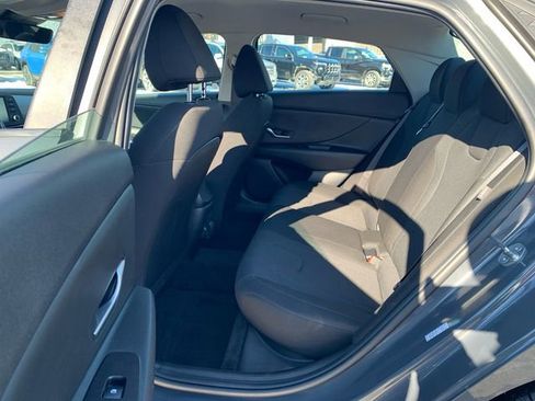 Used 2024 Hyundai Elantra SE image 15