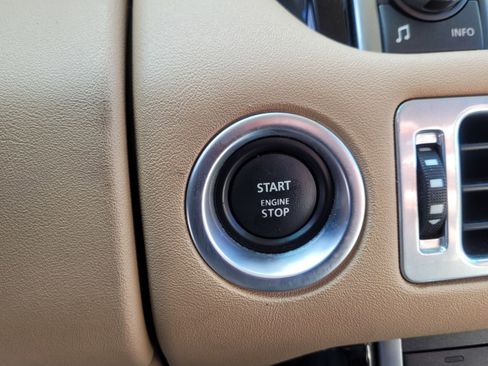Used 2011 Land Rover Range Rover HSE LUX AWD/4WD image 27
