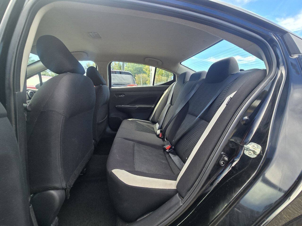 Used 2021 Nissan Versa SV FWD image 21