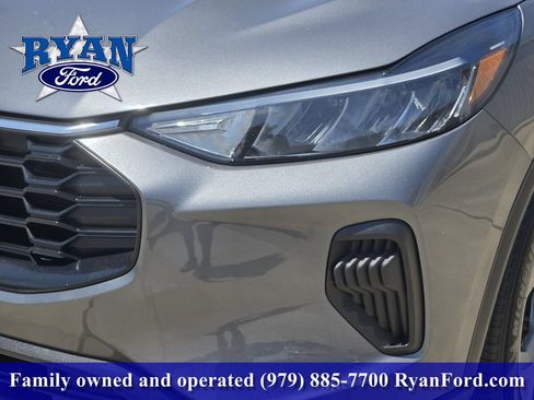 Certified 2025 Ford Escape ST-Line FWD image 6