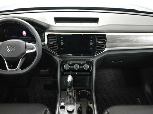Used 2023 Volkswagen Atlas Cross Sport SE image 18