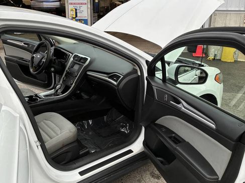 Used 2015 Ford Fusion S image 14