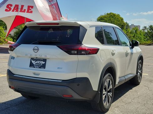 Used 2023 Nissan Rogue SV FWD image 4
