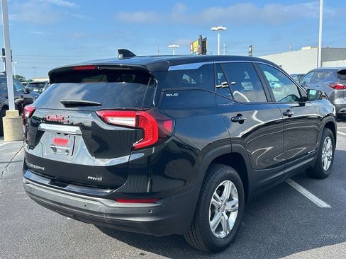 Used 2022 GMC Terrain SLE image 5