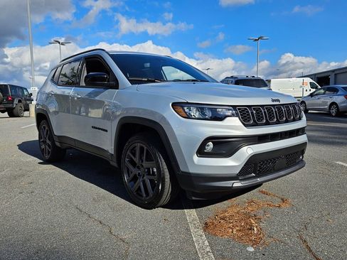 New 2026 Jeep Compass Latitude image 1