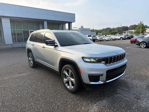 Used 2021 Jeep Grand Cherokee L Limited RWD image 3
